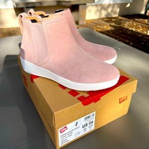 FitFlop Superchelsea Booties